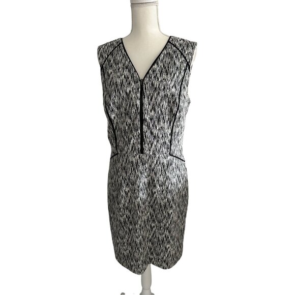 BANANA REPUBLIC Black White Patterned Work Pencil Dress Size 4 - Picture 2 of 9
